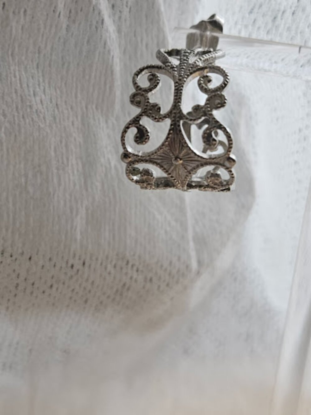 Vintage Sarah Coventry Filigree Scroll Hoop Earrings Silver Tone j30 - Picture 4 of 8